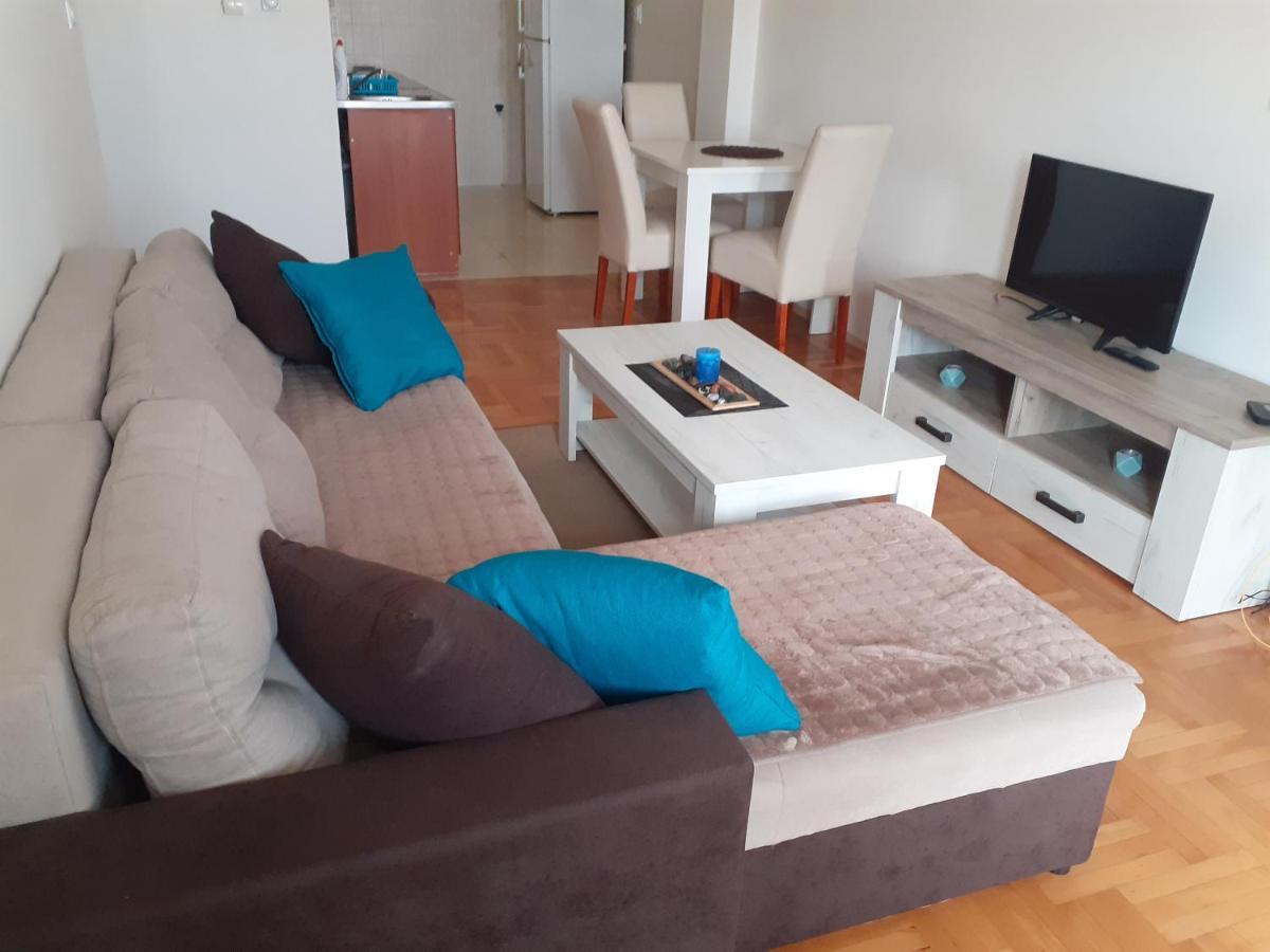 Ballet Apartament Skopje Ngoại thất bức ảnh